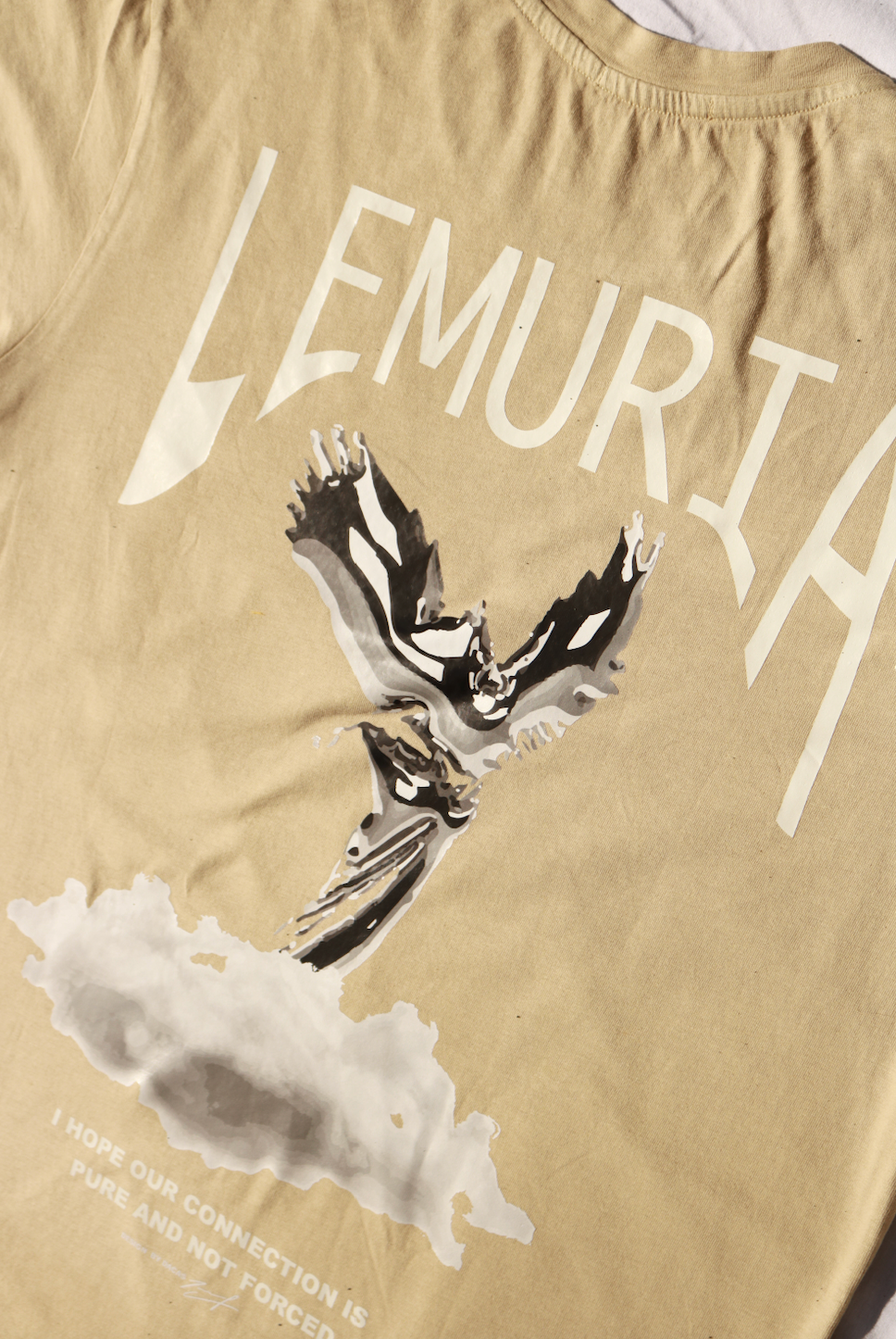 "Beige Lemuria" T-Shirt