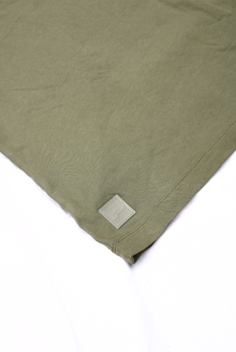 "Olive Lemuria" T-Shirt 