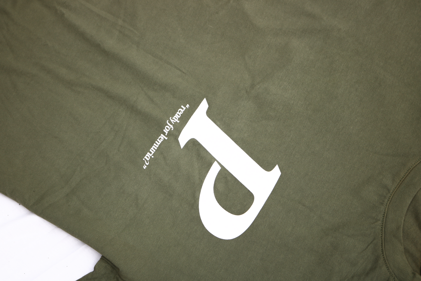 "Olive Lemuria" T-Shirt 