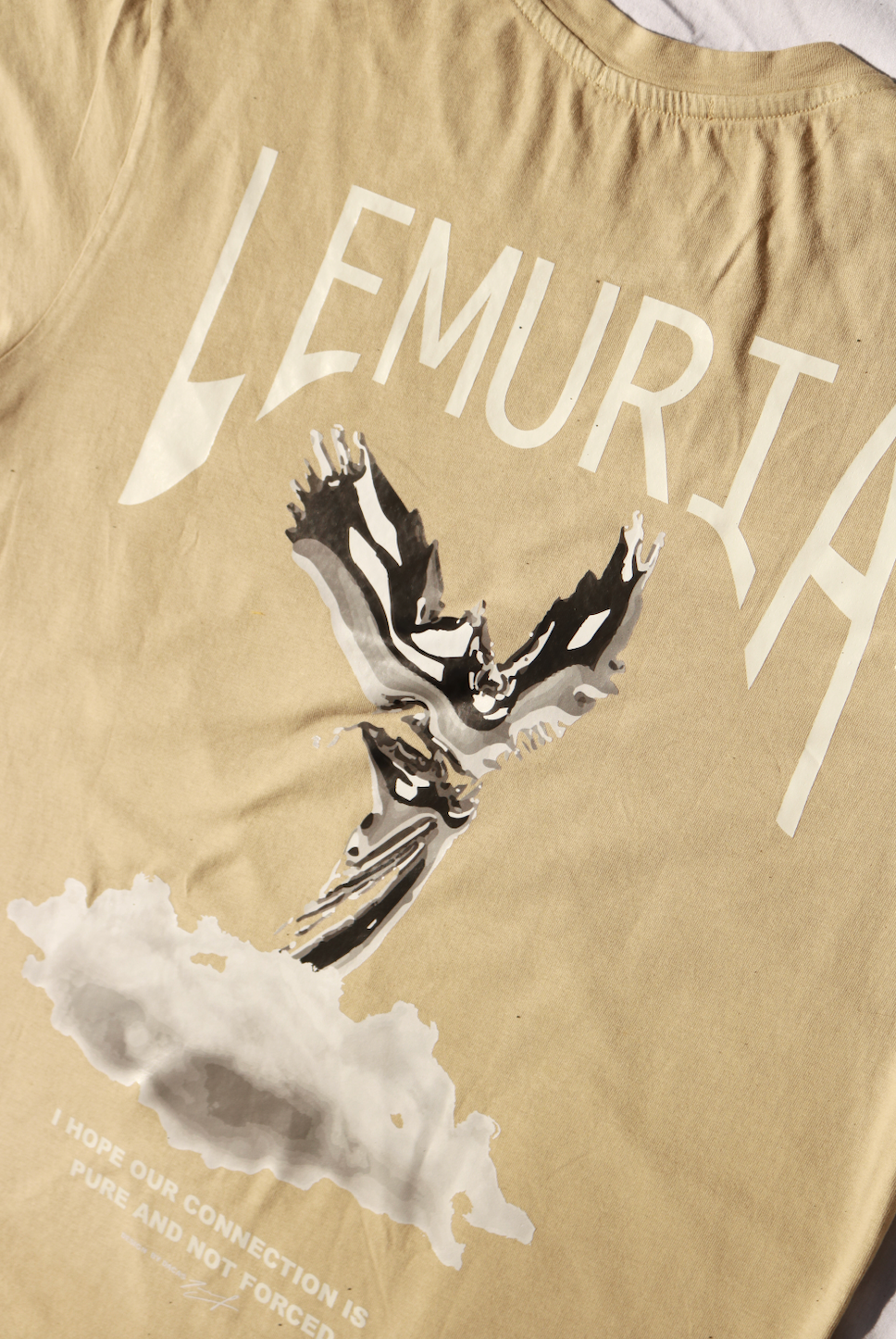 "Beige Lemuria" T-Shirt 